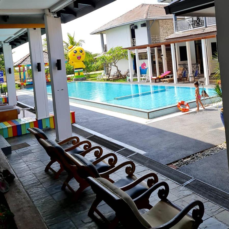 Alia Residence Business Resort Padang Mat Sirat Bagian luar foto