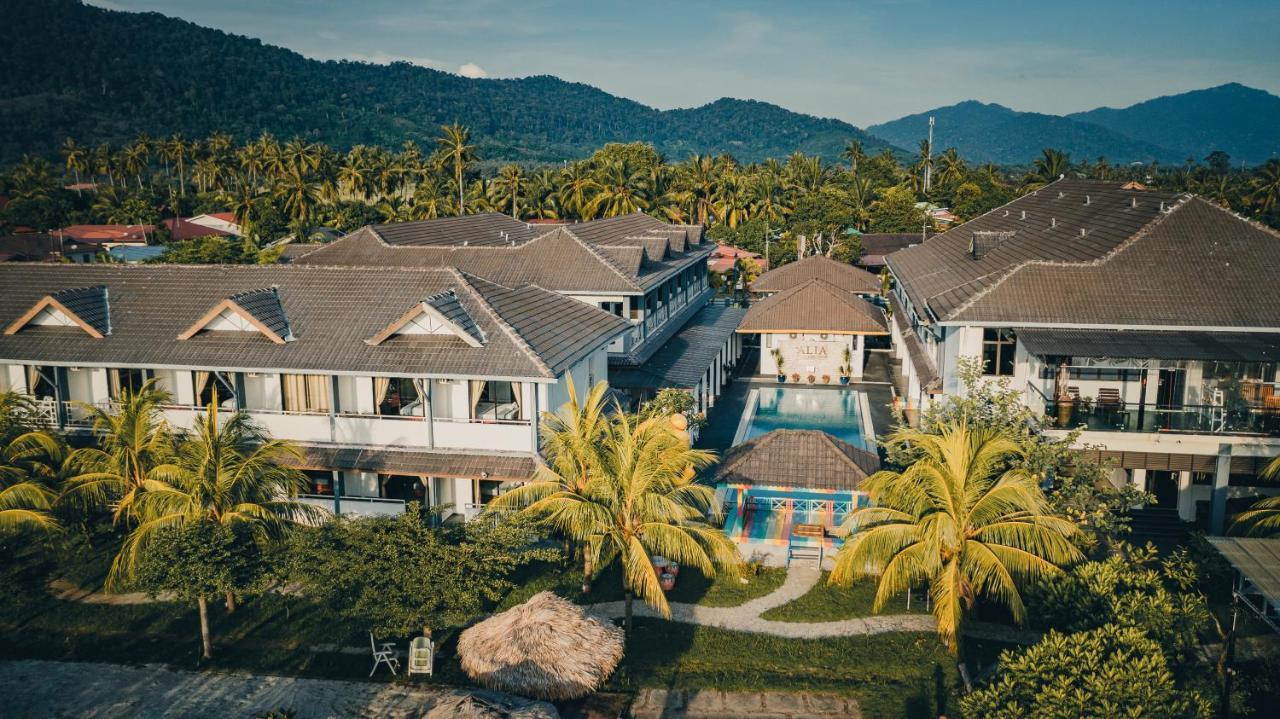 Alia Residence Business Resort Padang Mat Sirat Bagian luar foto