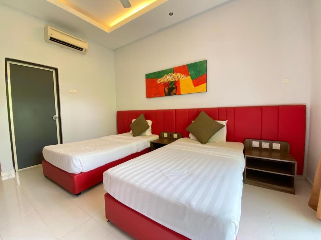 Alia Residence Business Resort Padang Mat Sirat Bagian luar foto
