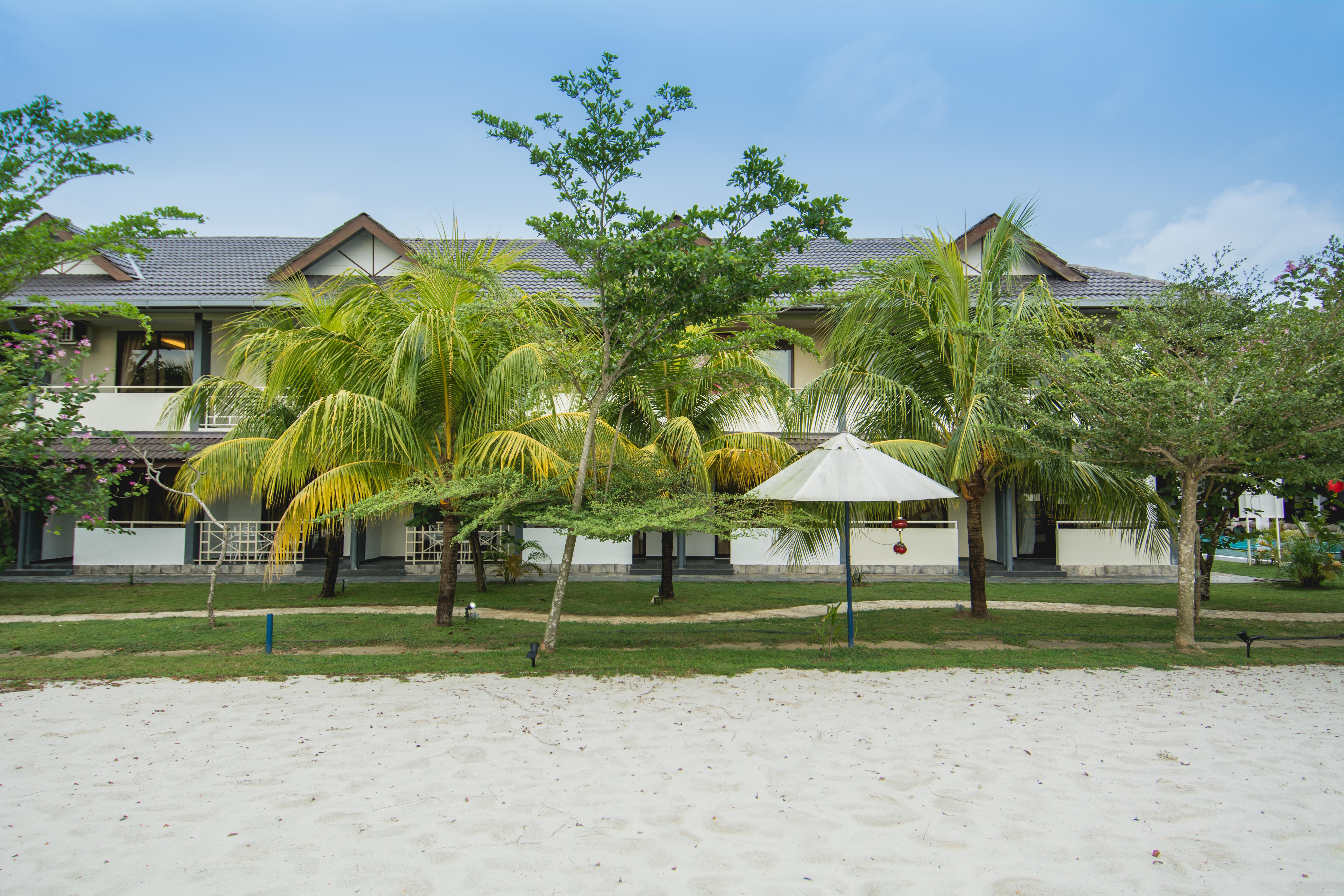 Alia Residence Business Resort Padang Mat Sirat Bagian luar foto