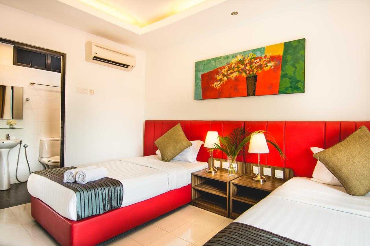 Alia Residence Business Resort Padang Mat Sirat Bagian luar foto