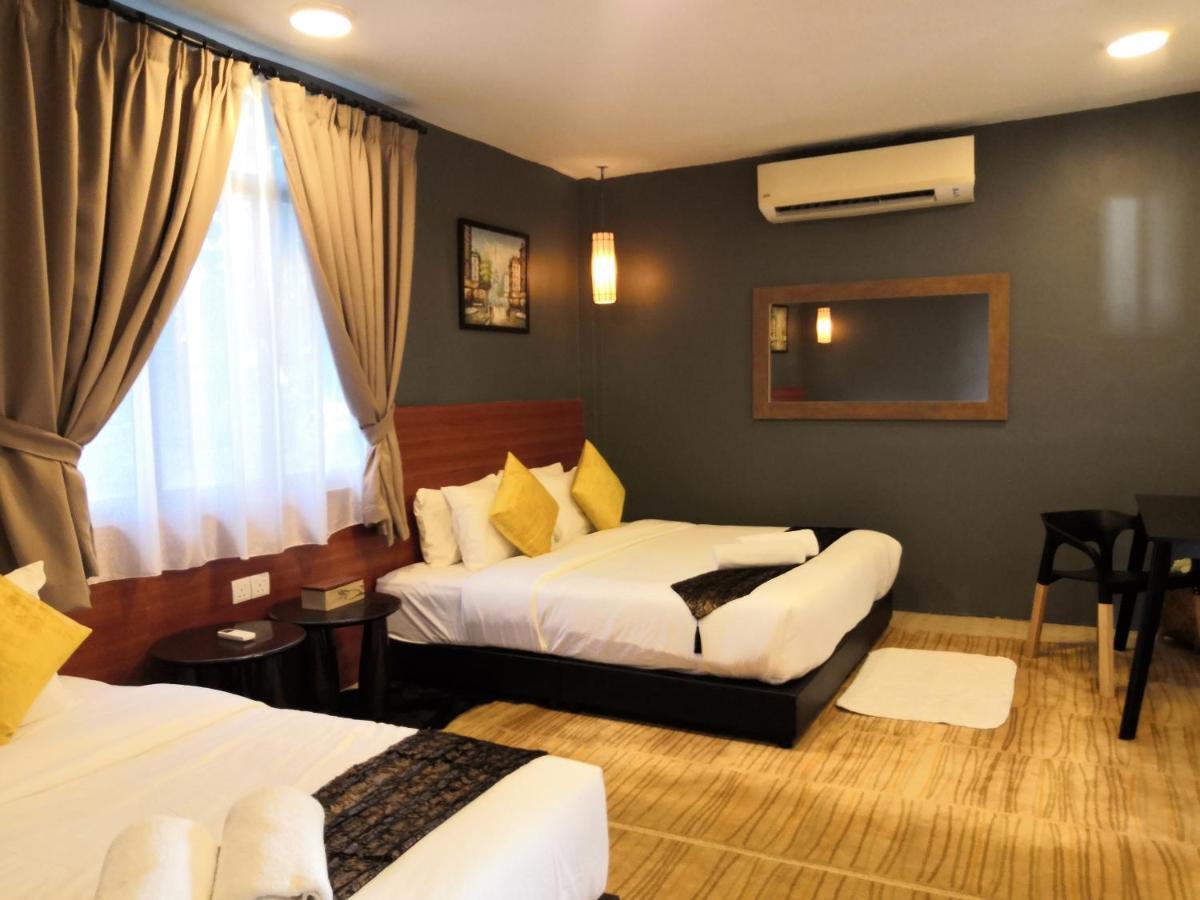 Alia Residence Business Resort Padang Mat Sirat Bagian luar foto