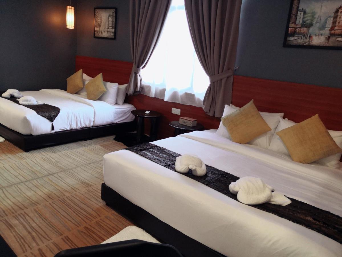Alia Residence Business Resort Padang Mat Sirat Bagian luar foto