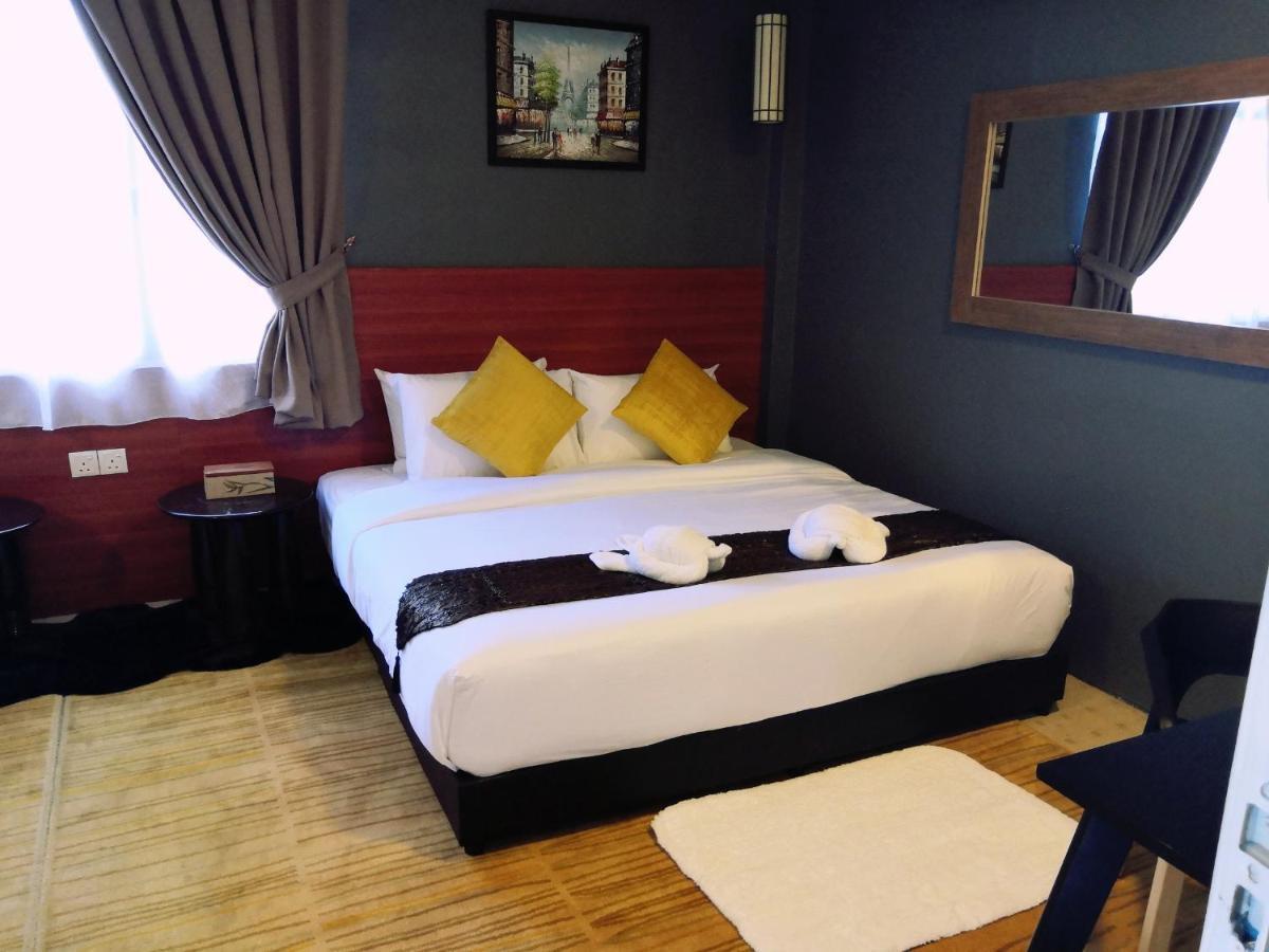 Alia Residence Business Resort Padang Mat Sirat Bagian luar foto
