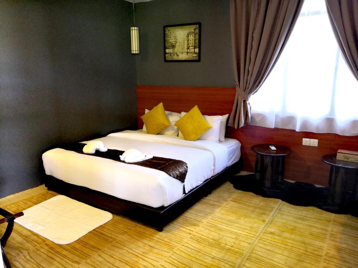 Alia Residence Business Resort Padang Mat Sirat Bagian luar foto